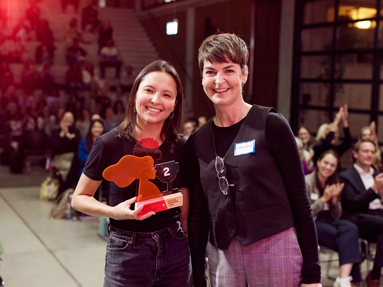 Naomi Jaguttis Nuno Labs receiving the 2nd place