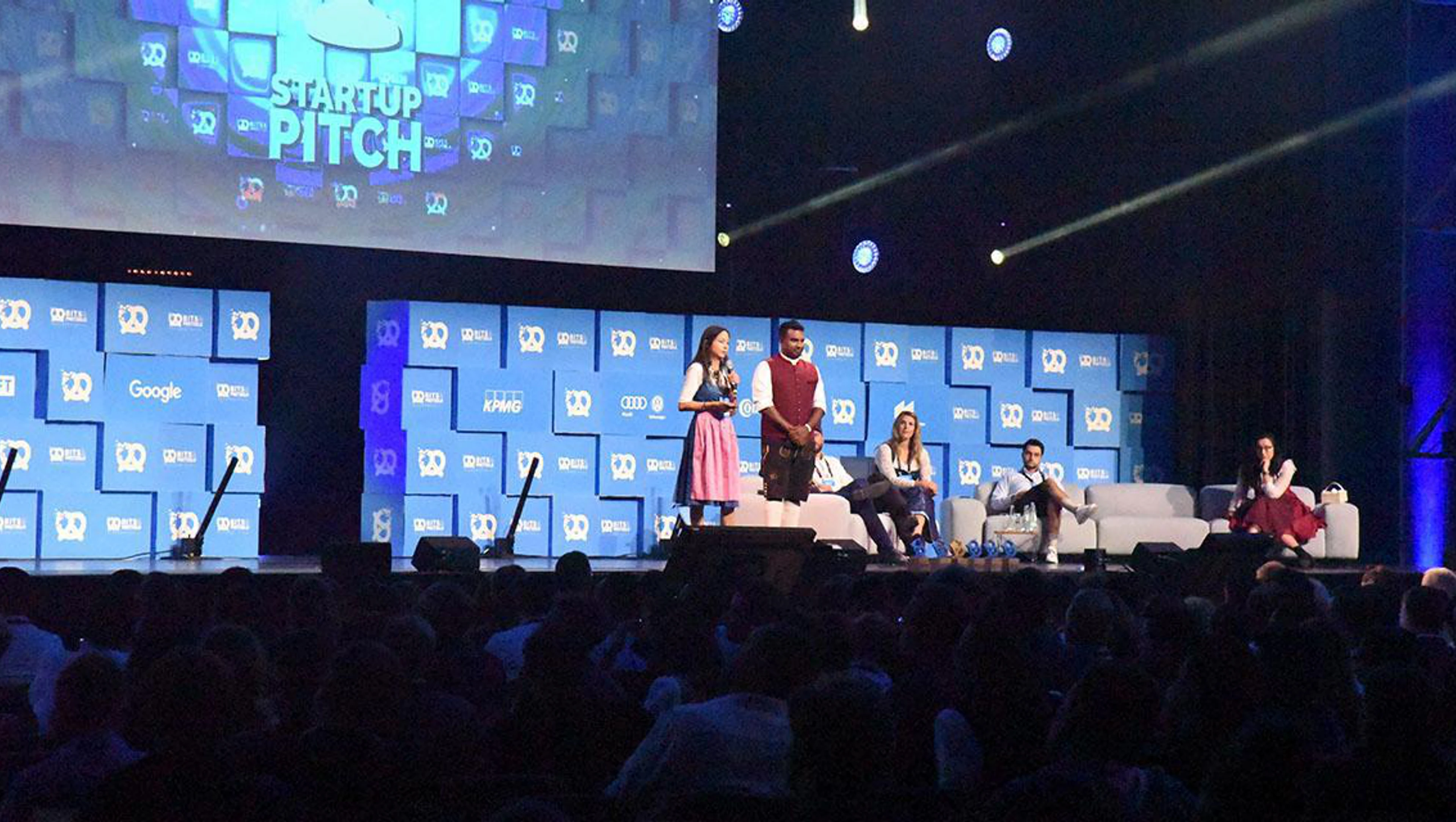 bits-and-pretzels-2019-stage
