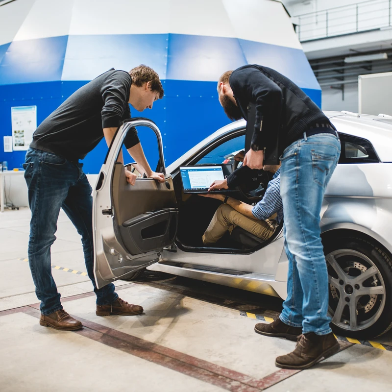 startups-blickfeled-twaice-vehicle