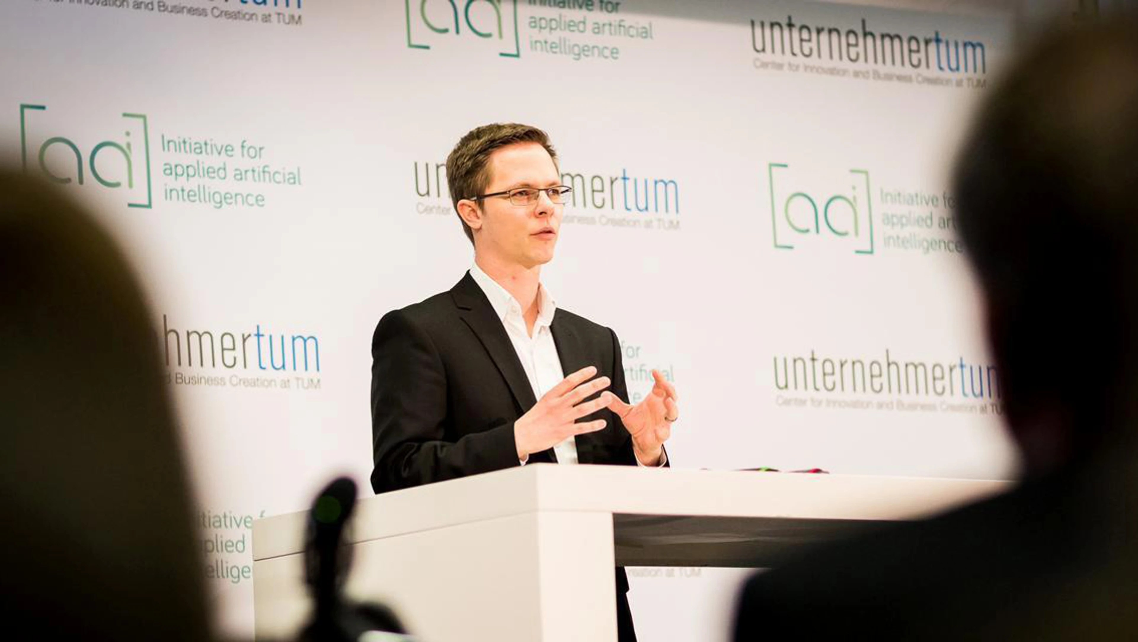 Accelerating adoption of ai andreas liebl header